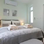 Limidi Homes - Spacious 2-bedroom Centre Apartment