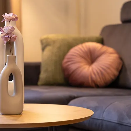 Limidi Homes --- Spacious Two-bedroom In Centre --- Ideal Location For Exploring *