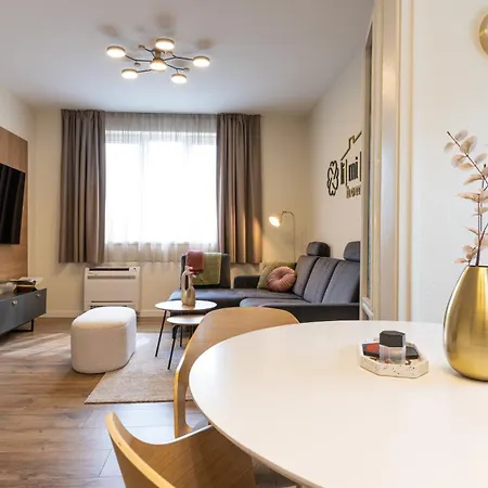 Limidi Homes - Spacious 2-bedroom Centre Lägenhet