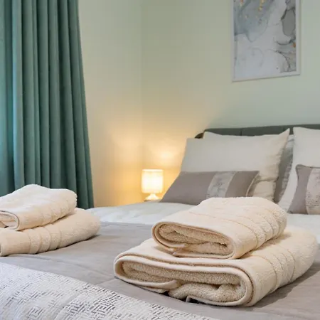 Limidi Homes - Spacious 2-bedroom Centre * Veliko Tărnovo