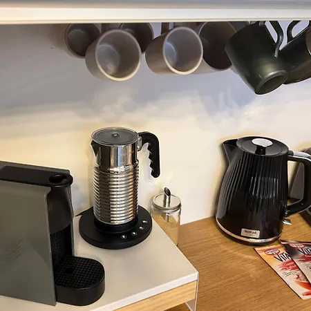 Limidi Homes - Spacious 2-bedroom Centre Apartment Veliko Tarnovo