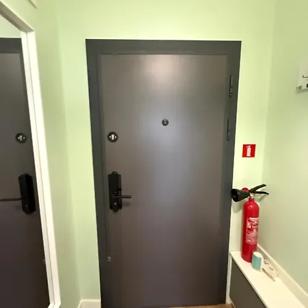 Limidi Homes - Spacious 2-bedroom Centre Veliko Tărnovo