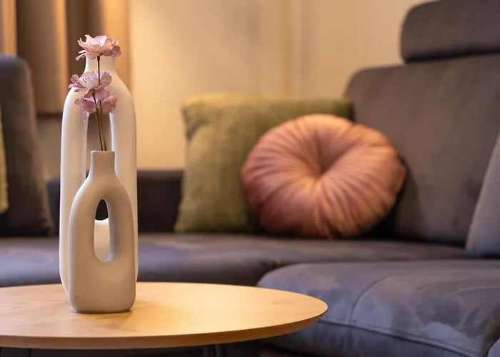 Limidi Homes - Spacious 2-bedroom Centre *