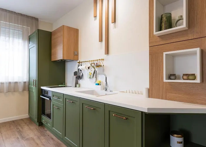 Limidi Homes - Spacious 2-bedroom Centre *