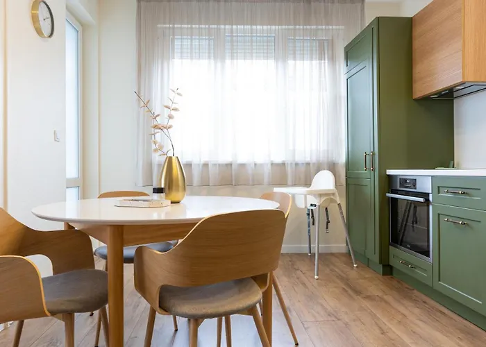 Limidi Homes - Spacious 2-bedroom Centre * Βελίκο Τίρνοβο