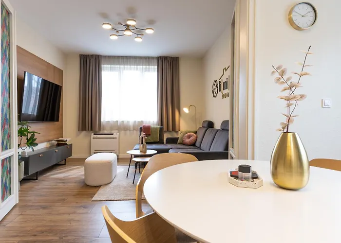 Limidi Homes - Spacious 2-bedroom Centre Διαμέρισμα