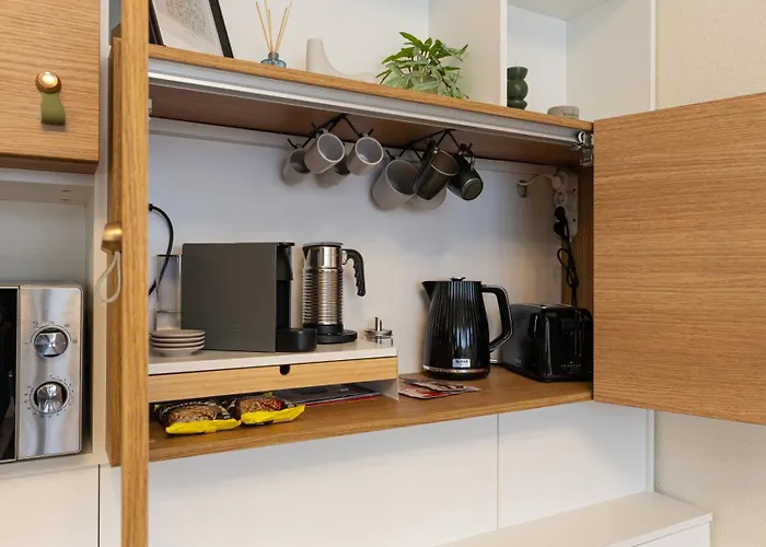 Limidi Homes - Spacious 2-bedroom Centre *