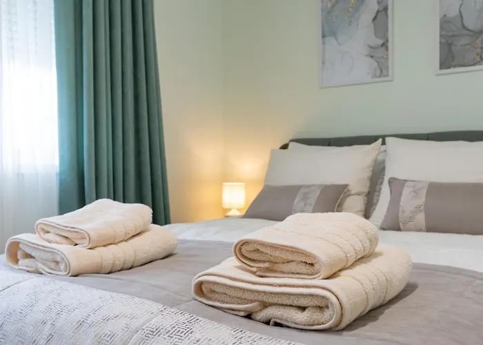 Limidi Homes - Spacious 2-bedroom Centre * Βελίκο Τίρνοβο