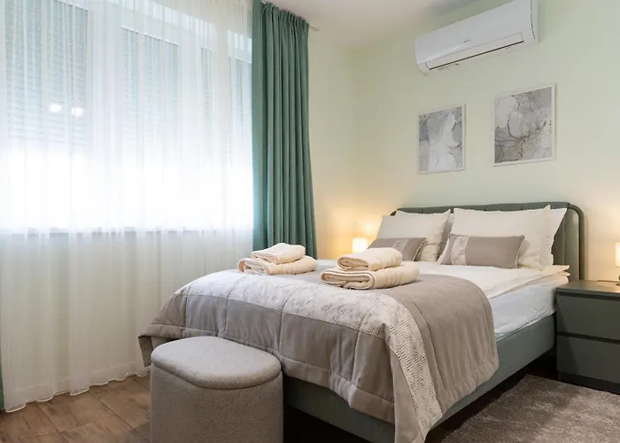 Limidi Homes - Spacious 2-bedroom Centre