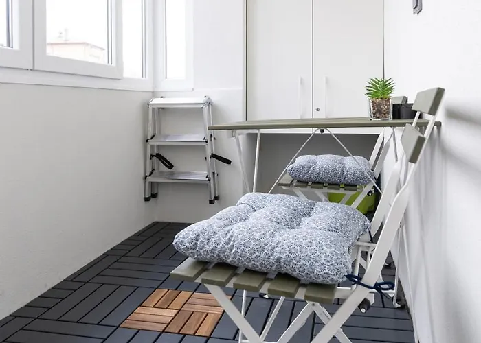 Limidi Homes - Spacious 2-bedroom Centre *