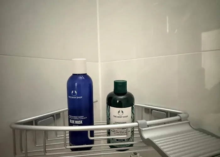 Limidi Homes - Spacious 2-bedroom Centre *