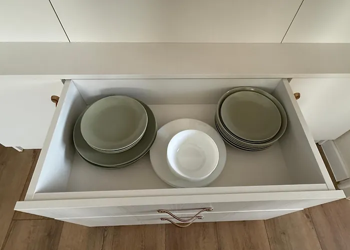 Limidi Homes - Spacious 2-bedroom Centre