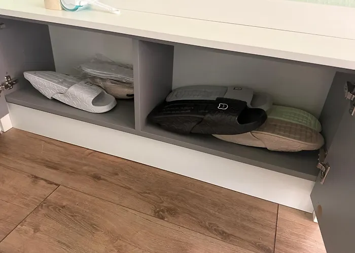 Limidi Homes - Spacious 2-bedroom Centre Apartment *